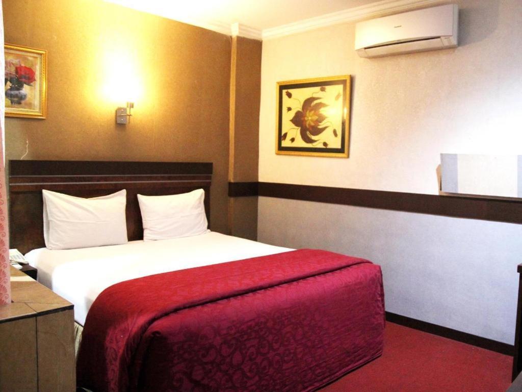 Hotel Menara Lexus Medan Zewnętrze zdjęcie