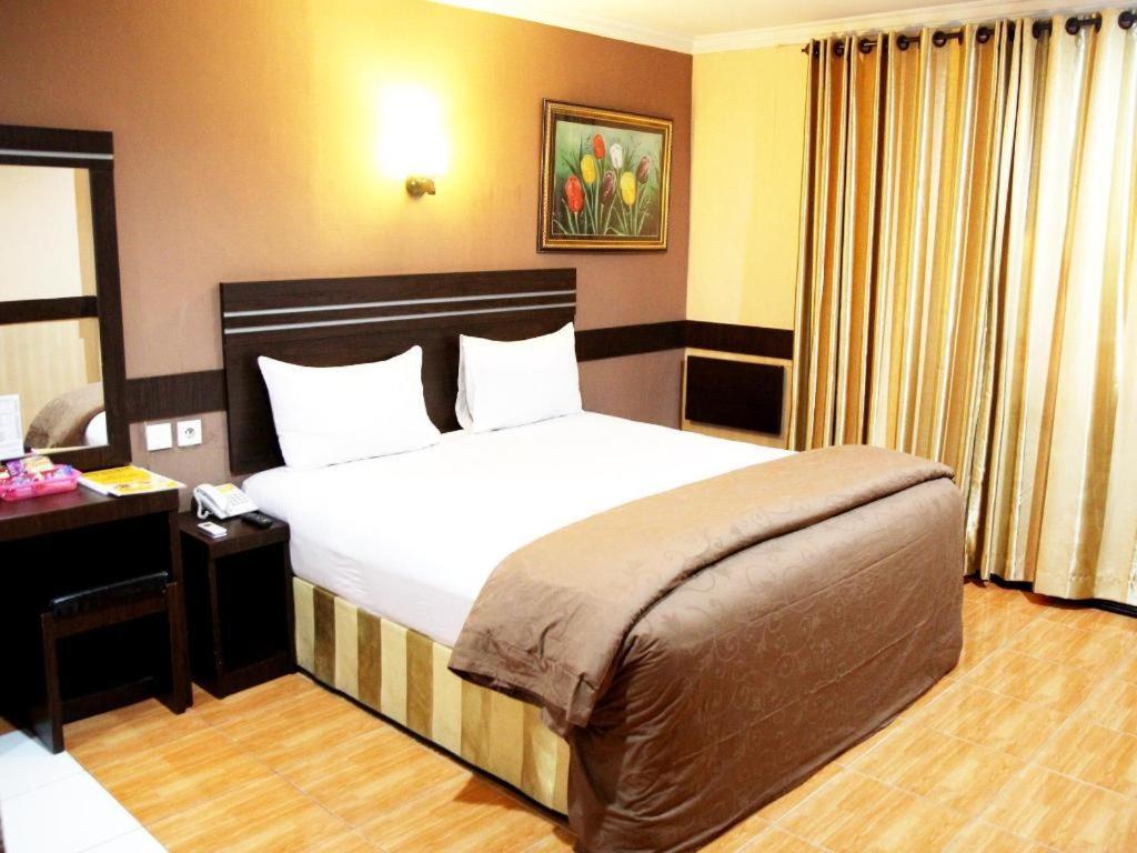 Hotel Menara Lexus Medan Zewnętrze zdjęcie